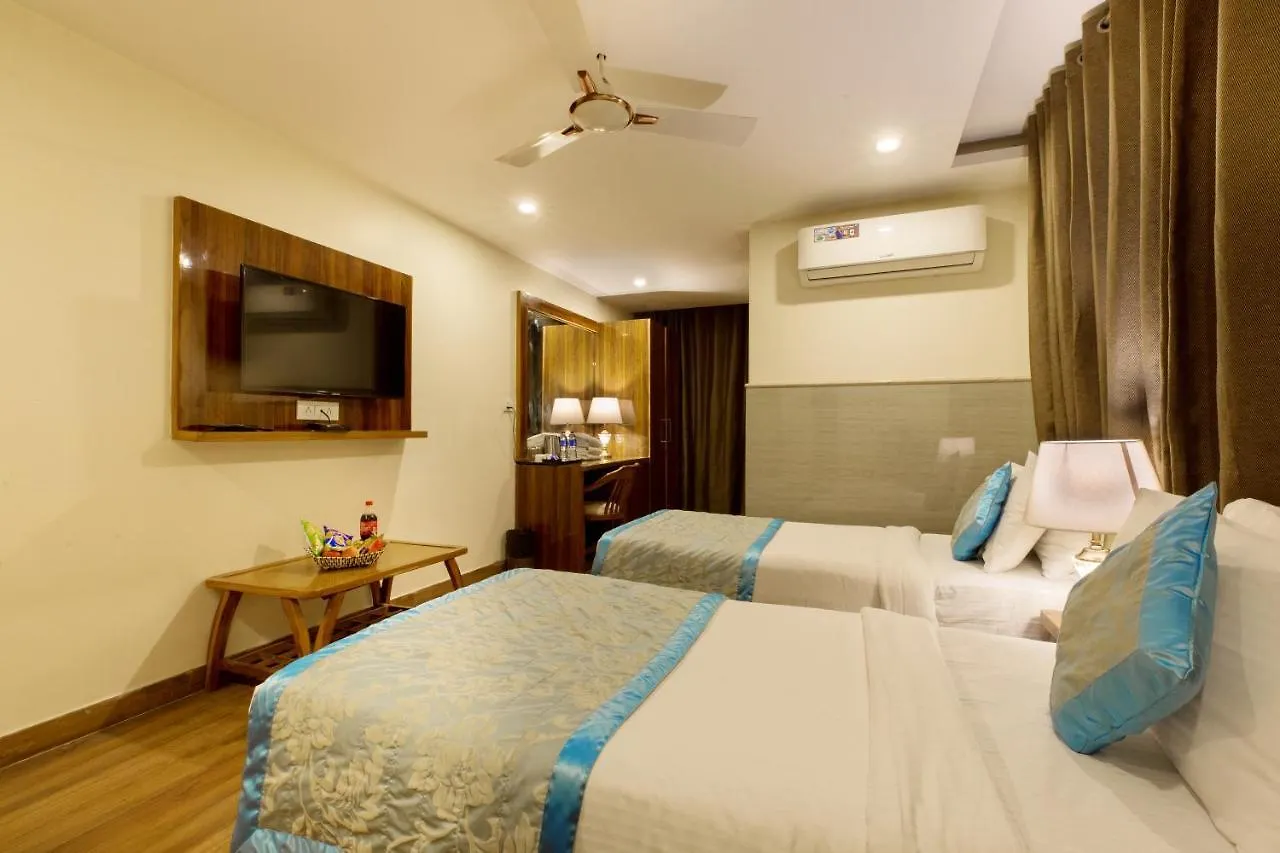Hotel Viva Palace By Opo Rooms New Delhi 4*,